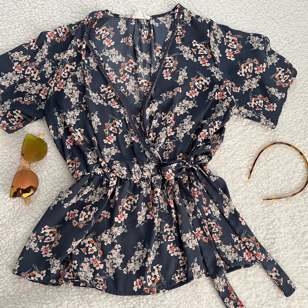 Women’s casual blouse floral print Size L